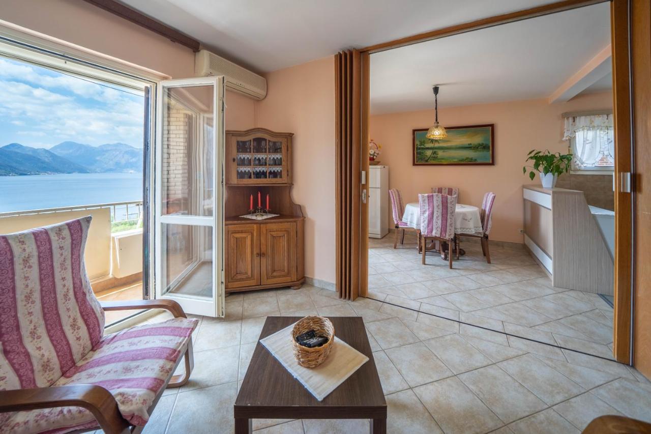 קוטור Seaside Serenity: 2-Bedroom Apartment With Boka Bay View מראה חיצוני תמונה